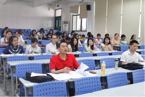 答辩小组提问