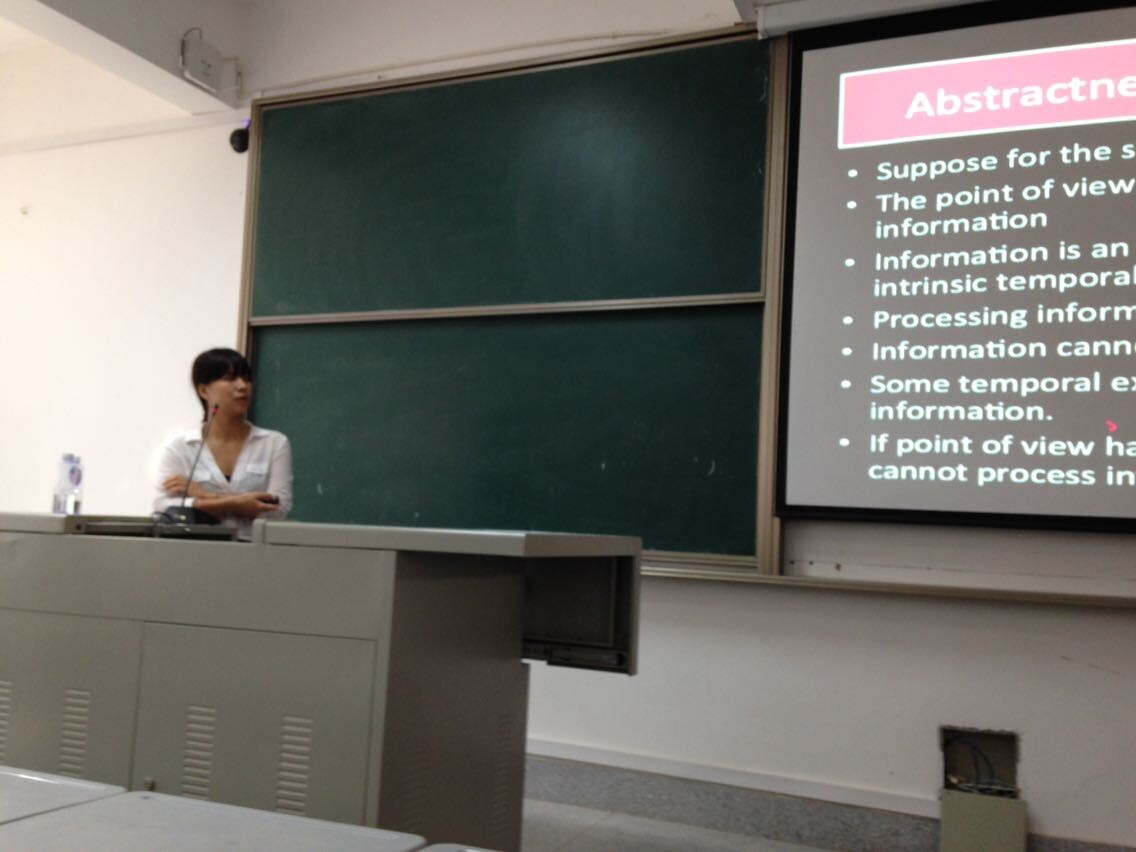 严如玉副教授在讲学